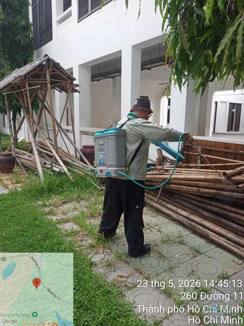 Kỹ thuật vi&ecirc;n phun thuốc diệt muỗi khu vật liệu gỗ để ngo&agrave;i trời