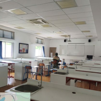 Xử lý côn trùng khu bếp inox của nhà hàng