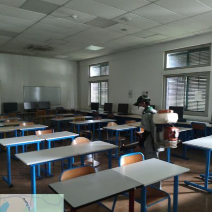 Xử lý côn trùng khu vực bàn làm việc trong văn phòng